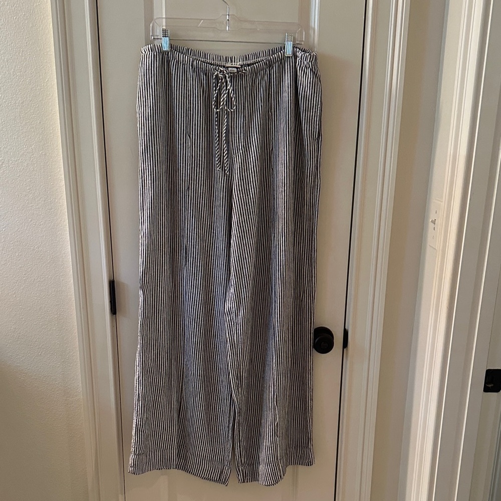 Wide-Leg Drawstring Stripe Pants - Gray/White - Picture 3 of 4